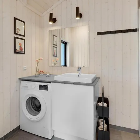 Lovely In With Wifi Holiday home *