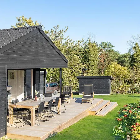 Holiday home Lovely In With Wifi
